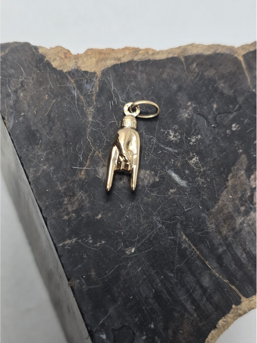 18k Solid Gold 750 Mano Cornuto Horned Hand Charm Pendant